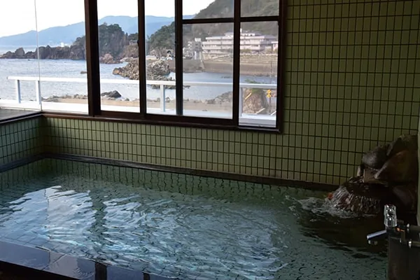 展望大浴場の窓